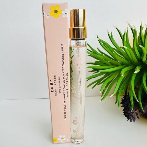 Marc Jacobs Daisy Eau So Fresh Eau de Toilette Travel Spray 10ml - New - Picture 9 of 17